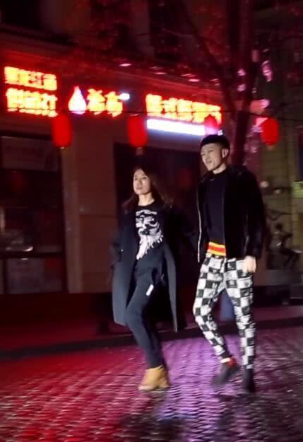 社会摇是什么?快手牌牌琦因这个被封杀!鼻祖刘