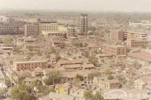 图片说明:1970年代的二七塔;老郑州映像标志性建筑二七塔变迁史;