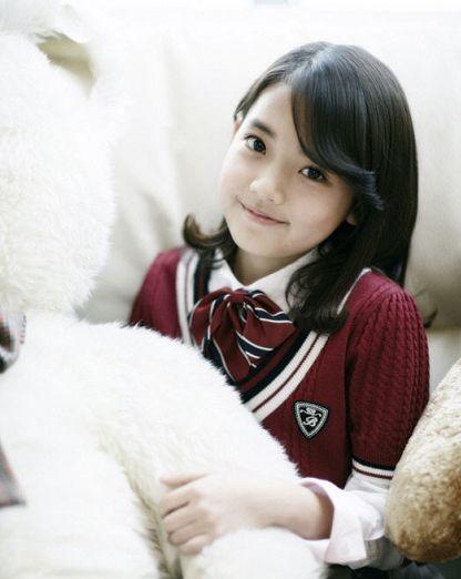 还记得《美妙人生》里那个人见人爱的馨菲吗?如今18岁
