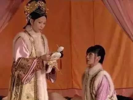 扎小人儿都成一门红火的生意了,日本代为诅咒他人的行业兴起