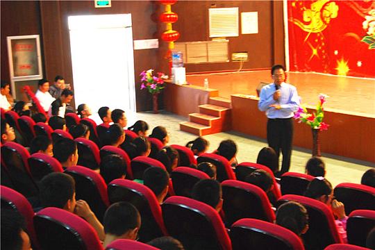 毕业后走上创业之路,现为智立方(北京)咨询公司首席合伙人,沁人心彩