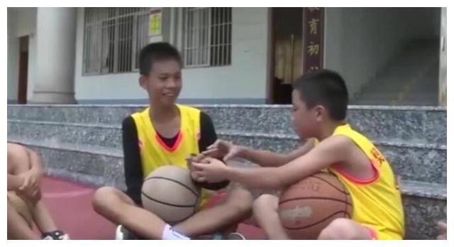 篮球独臂少年叫什么