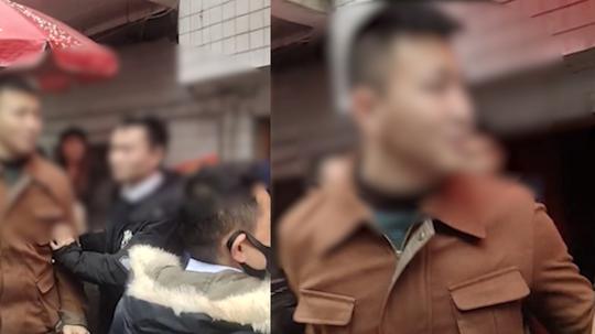 爆米花大叔意外走红!贵州两男子为与其合影互相辱骂，现场令人懵