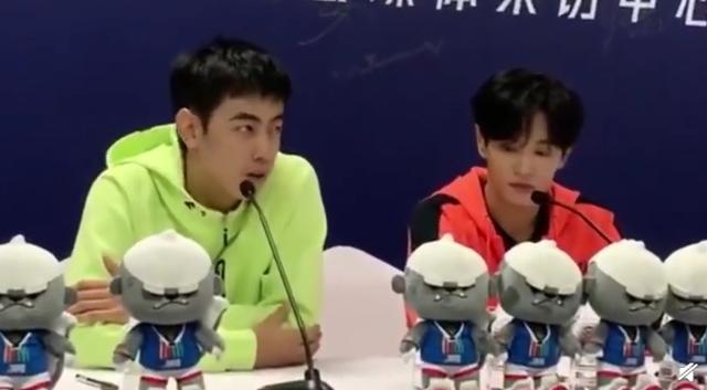 大海为什么是蓝色是什么梗