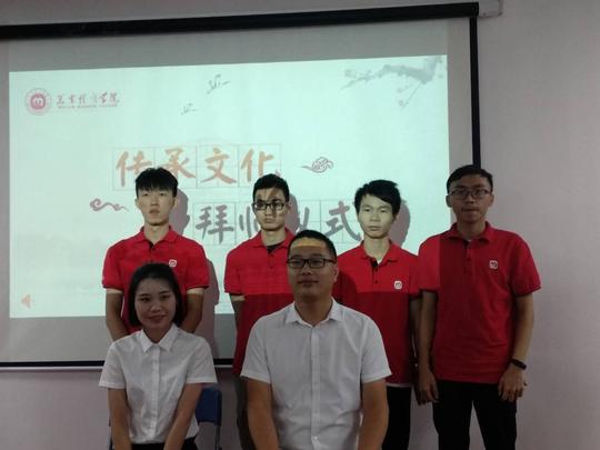 信商学院&美宜佳协同育人创新创业班开班仪式顺利举行