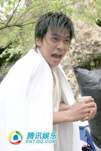 罗志祥呕吐表情包gif