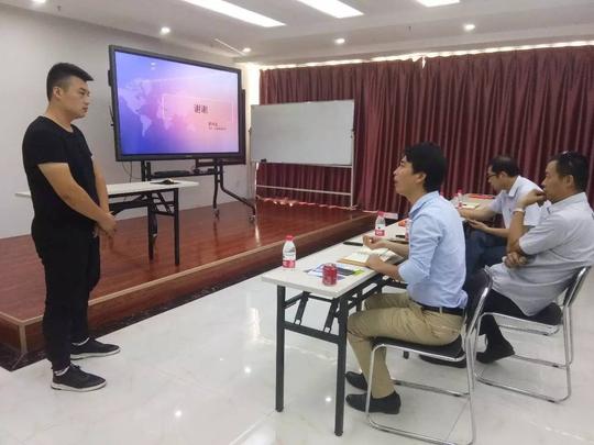 教育正文8月25日,临沂创业大学创业导师赵志峰老师,张建伟老师来到