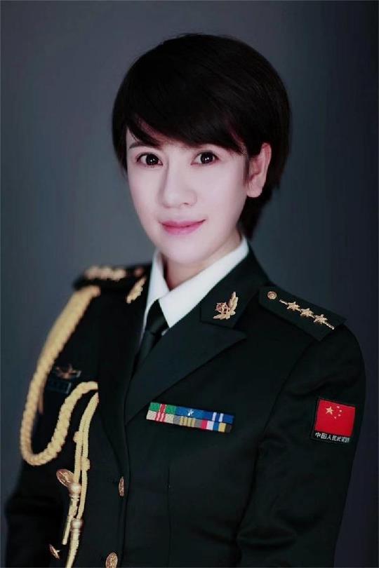 陆军当兵借调武警，退伍女兵筹资150万创业成了ceo