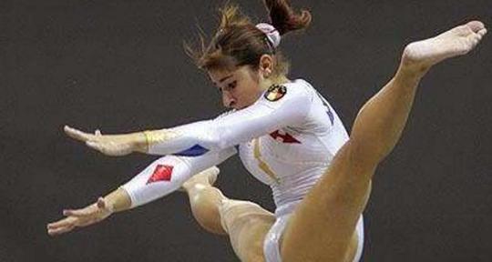 五枚金牌体操女神,退役后做皮肉生意养活全家,最后却被拒之门外
