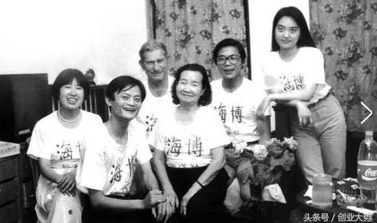 中国几位首富的创业辛酸史你有他们惨吗?马云每天摆地摊挣生活费