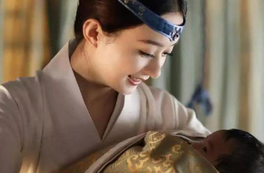 赵丽颖被曝产后抑郁:对女人最大的骗局,是为母则刚.