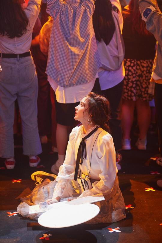 彭小苒助演郭敬明《少年之名》mv青春校服造型诠释多元塑造力