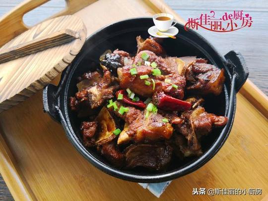 1/12这几天去菜市场买菜,发现猪肉的副产品明显的丰富多了,且