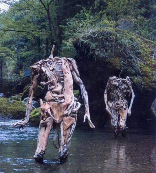 日本冒险队丛林探险,遭遇恐怖怪人吓破胆,出自何处仍是谜