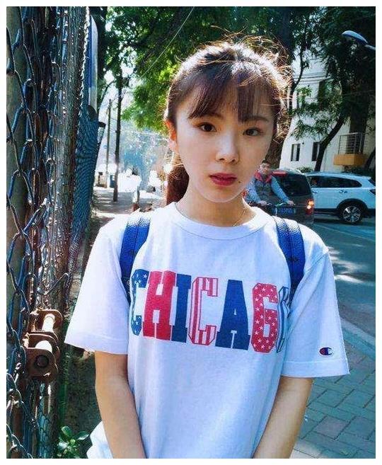 她曾是体坛高低杠公主，退役后考研成功，二次发育蜕变成女神!