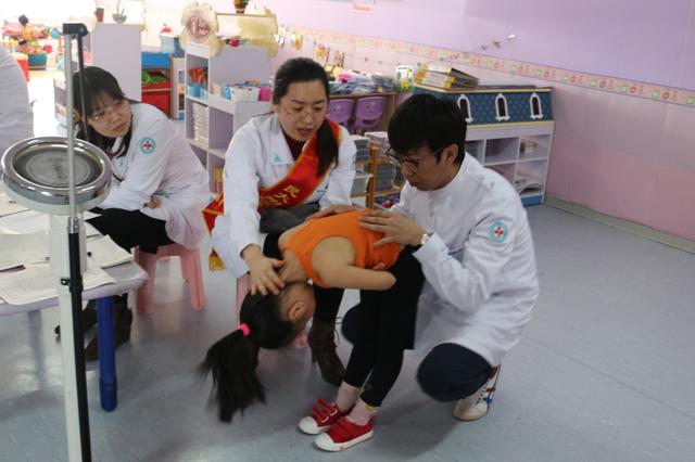 孩子脊柱侧弯严重吗