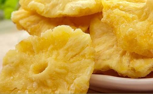 美食正文温馨提示:切好的菠萝可以泡点盐水后再吃黯然销魂菠萝饭