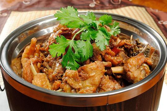 炭炉鸡煲加盟;费用;9600元我们会提供炭炉鸡煲的创业模式,包括技术