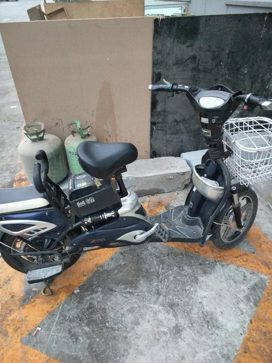 解析锂电池与电动车架的组装过程(图)台铃电瓶拆卸详解