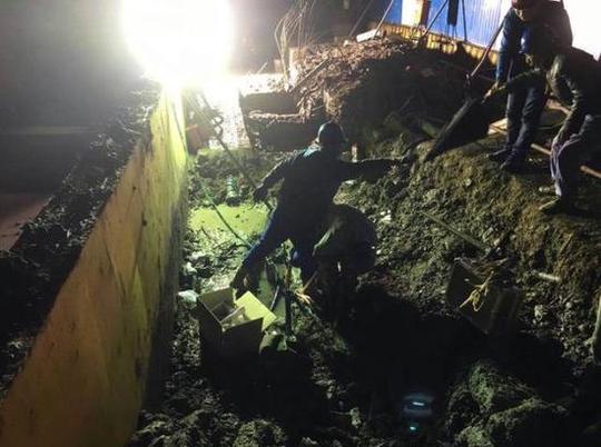 宁波风雨夜一群铁人泥里摔跤12小时要与电竞速