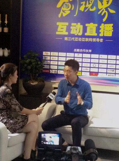 闫俊杰:我大一就开始创业了,在学校卖过手机卡,卖过图书,卖过游泳镜