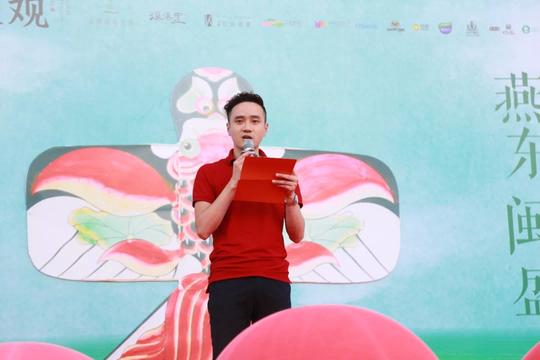 福建广播电视台主持人现场互动金辉淮安半岛营销总监黄灵,在公益风筝