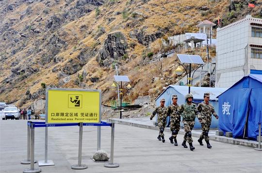 "国门就是我的家"——中尼边境西藏吉隆口岸大年初一见闻(组图)
