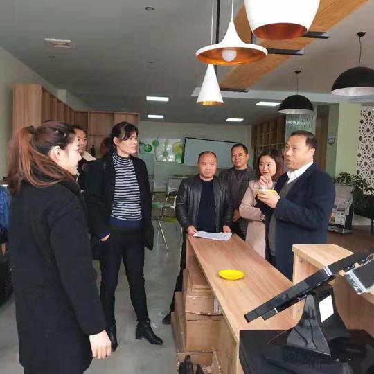 兴隆街道胡泽龙同志到保水村田园诗驿小区指导城乡社区发展治理工作