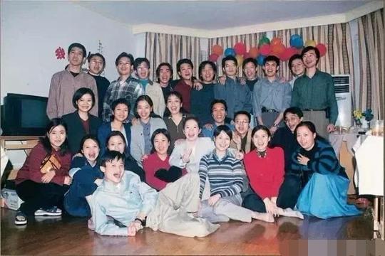 马云和伙伴们的几张老照片!18年来阿里创业历程中的珍贵影像!