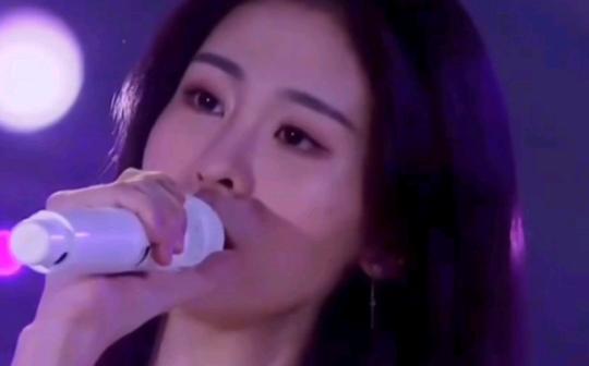 盘点ost女王张碧晨的神仙合唱现场:《归去来》《水星记》《三生三世》…随便一帧都超美啊!