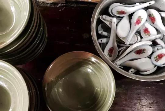 不下饺子的冷门温泉攻略,推开门就是池子!一路都是