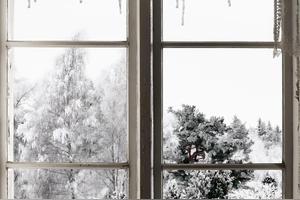 卧室的推拉塑钢窗,关紧了冬天还是会灌冷风,该怎么解决