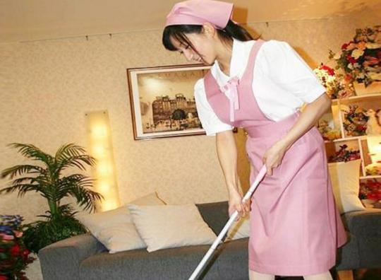 生意破产,瞒着家人送外卖,送单给客户打开门看到妻子