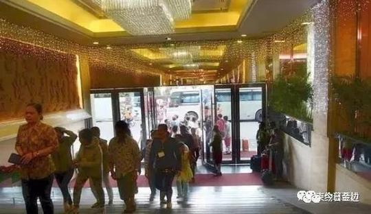 是金边顶级奢侈品零售场所,为国际旅客提供最高端的购物服务.