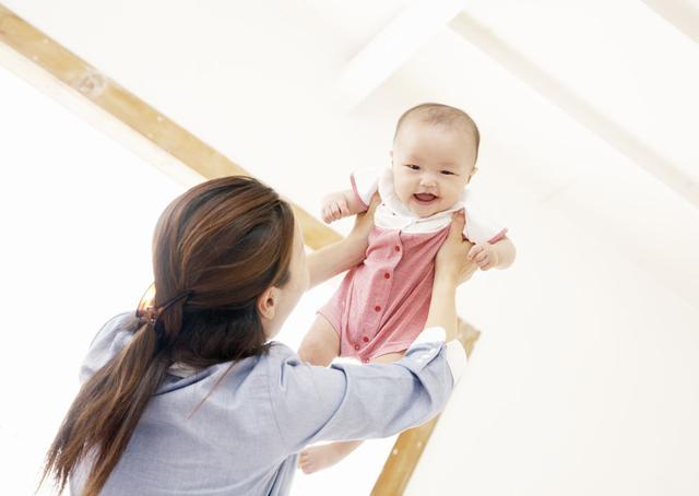 生完孩子后掉头发严重怎么办