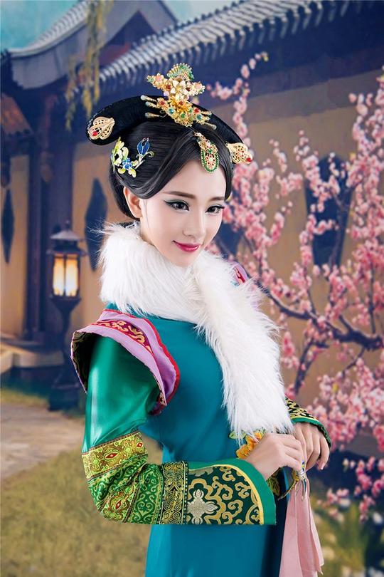 古装出彩中国人清朝格格服装服饰写真照