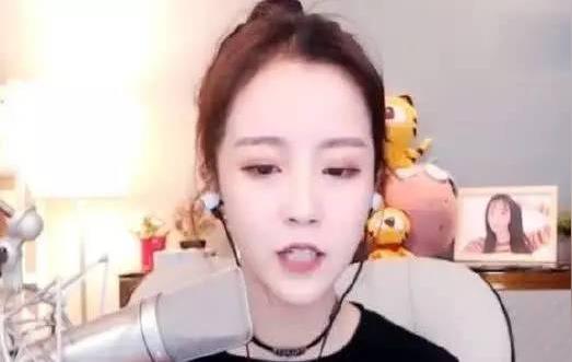 《让我做你的眼睛》,莉哥在抖音站住了脚,之后莉哥迅速翻唱了众多歌曲
