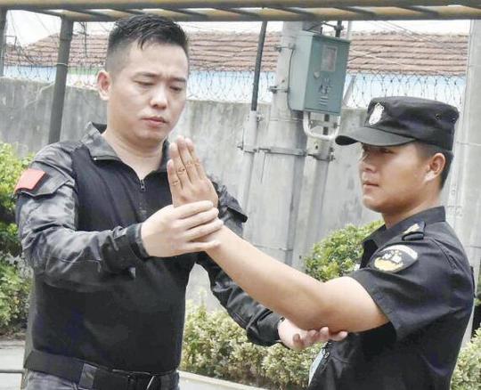 退伍老兵顾维忠创办保安公司,吸纳复转军人服务社会