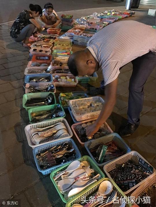 摆地摊卖什么最赚钱(夏天夜市摆地摊卖这个是最好的)