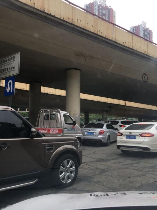 以后往返成都的朋友就可以在这里下地铁坐车回安岳了