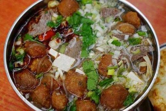 牛肉豆腐丸子汤的最新做法,简单易学,味美鲜香的开胃菜