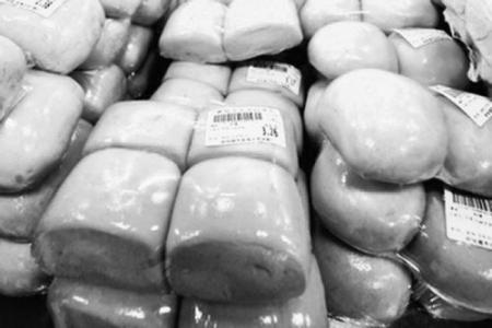 染色馒头事件,引起公众对食品安全和内幕的广泛关注.
