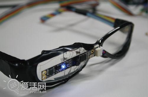 谷歌黑科技googlebooks自动翻页扫描仪_天极网