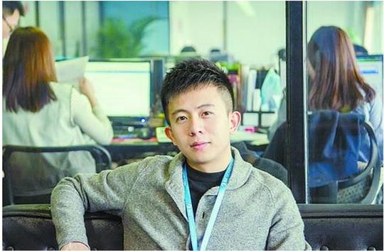 刘诗加也是北大学霸,罗征决定创业的时候,刘诗加刚怀孕,孕期的不适,没