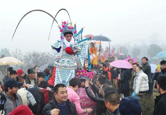 2月9~13日到金华山拜黄大仙,接财神.