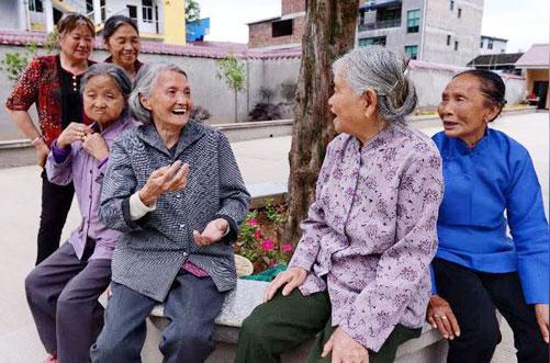 在乡下带孩子可以做什么赚钱(女人在农村带着孩子可以做什么挣钱)