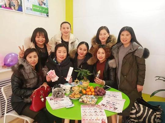 三位"90后"美女的,五家渠创业故事!