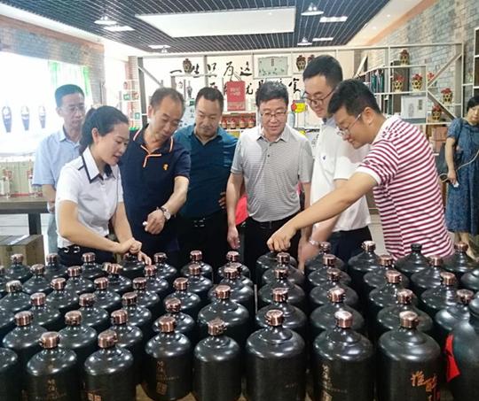 省就业局领导到我县调研指导创新创业工作(3).jpg