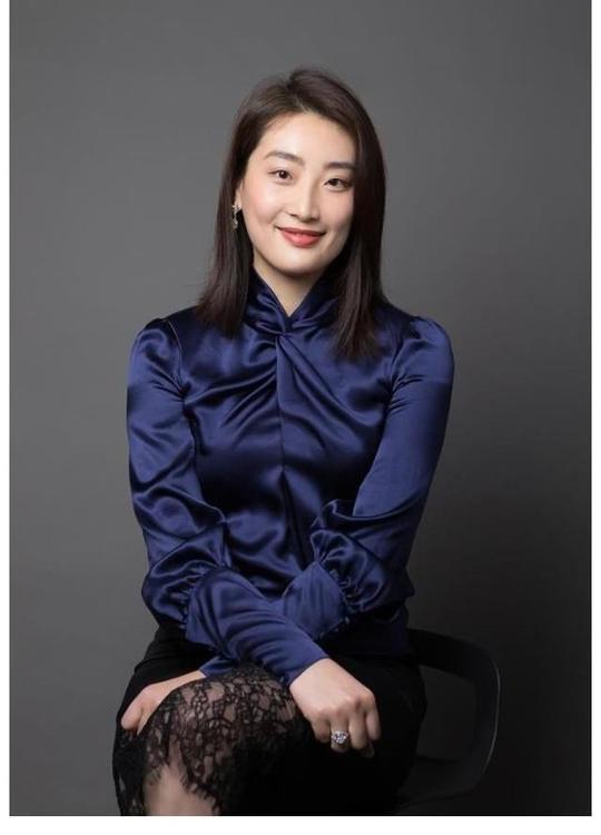 宗馥莉|宗馥莉:800亿身价却至今未嫁，父亲公开征婚，与王思聪联姻失败?