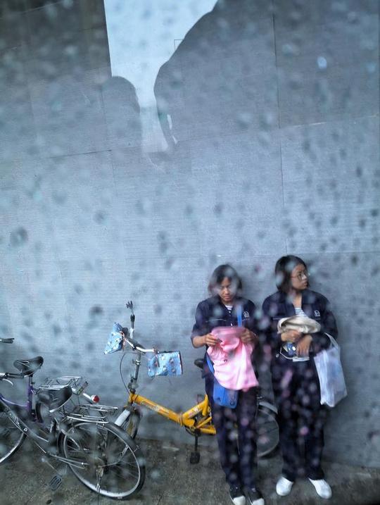 倾盆大雨下雨天瓢泼大雨视频图片素材_红动手机版